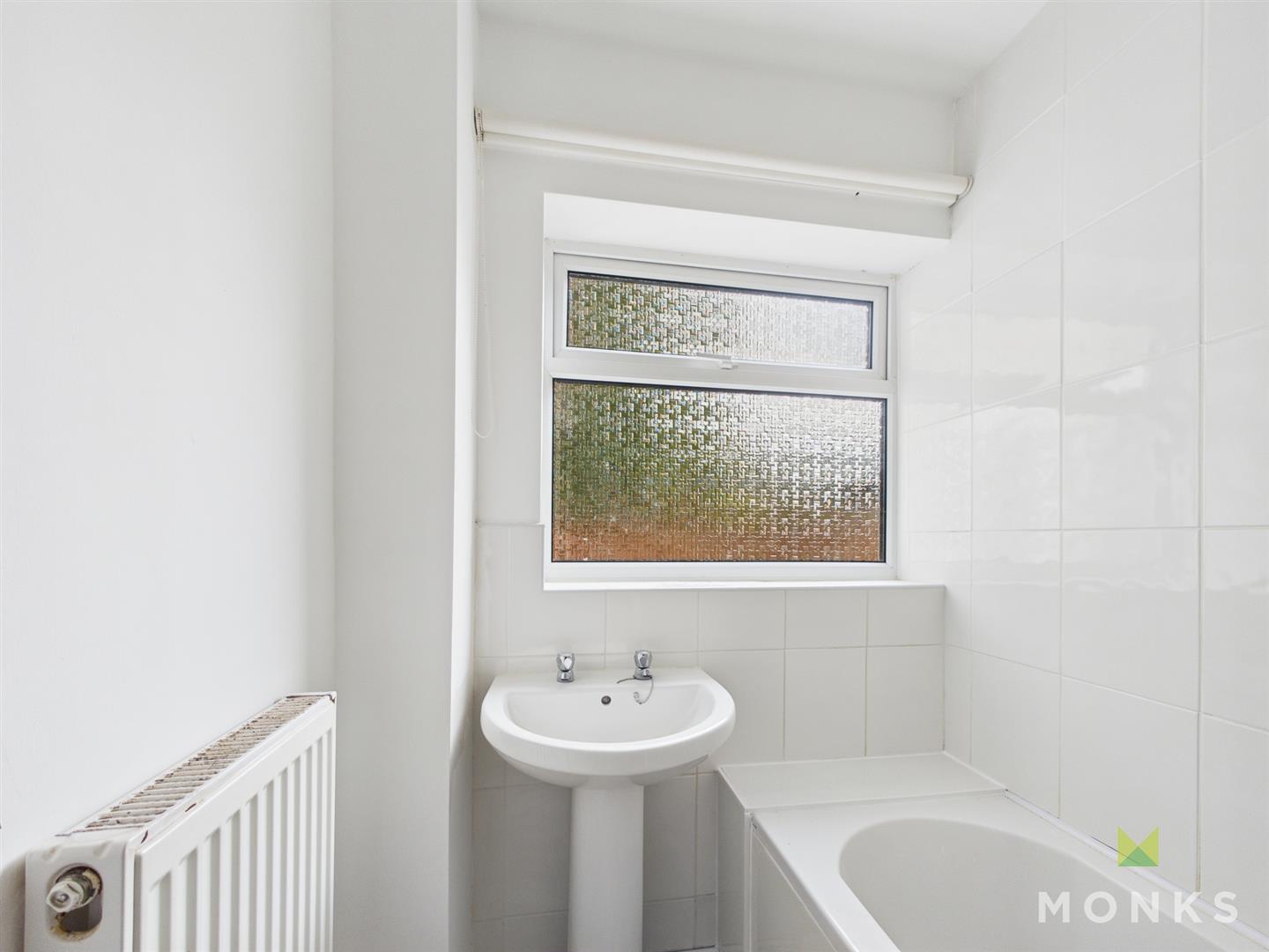 6 Portland Crescent, Shrewsbury, SY2 5NE Let Agreed